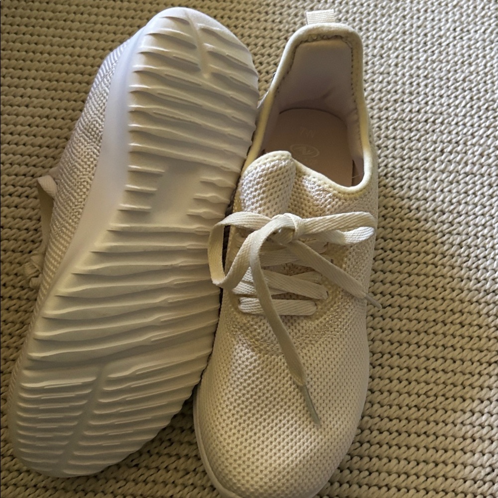 Shoes womens new size 10M memory foam Athletic Works lightweight